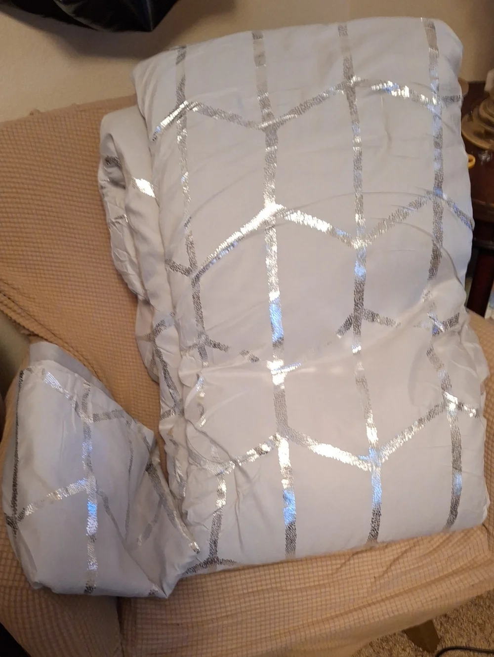 New Intelligent Designs Comforter With Two Shams Queen/Full